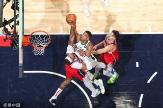 场中保持了 场中保持了