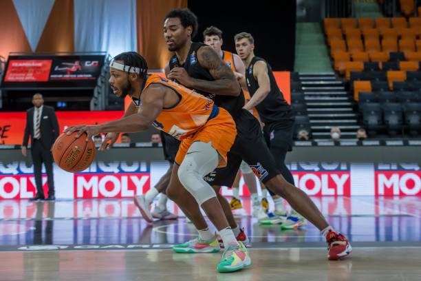 色的款式虽 色的款式虽